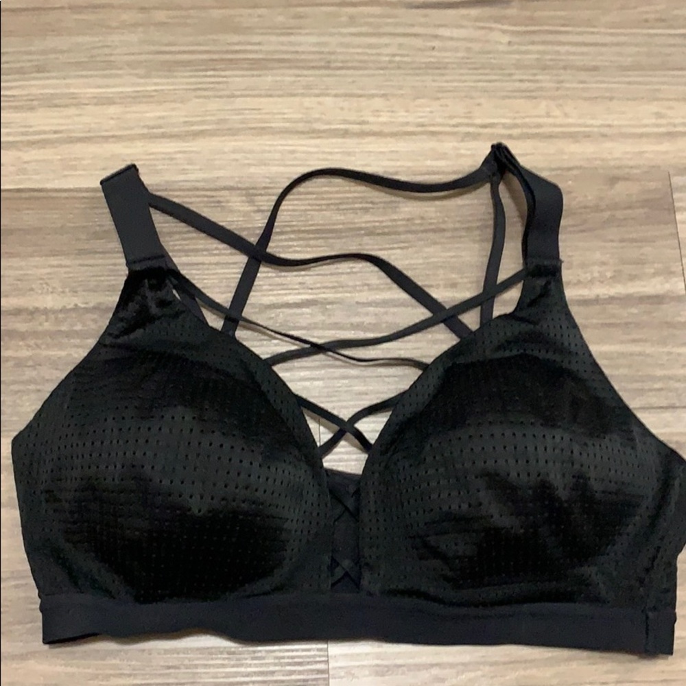 Black sports bra